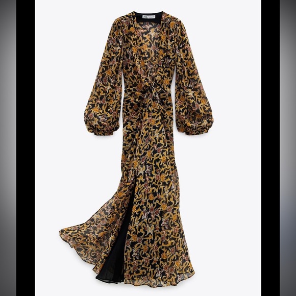 Zara Dresses & Skirts - Low Cut, Long Sleeve Zara dress!!